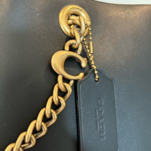 Coach bag. Black leather with gold chain detail. - Picture 4 of 8